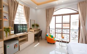 Cbd Home - Home In Central - The Art